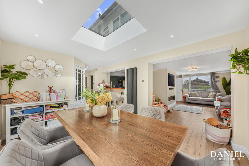 House in Basildon, Steeple View - View 4