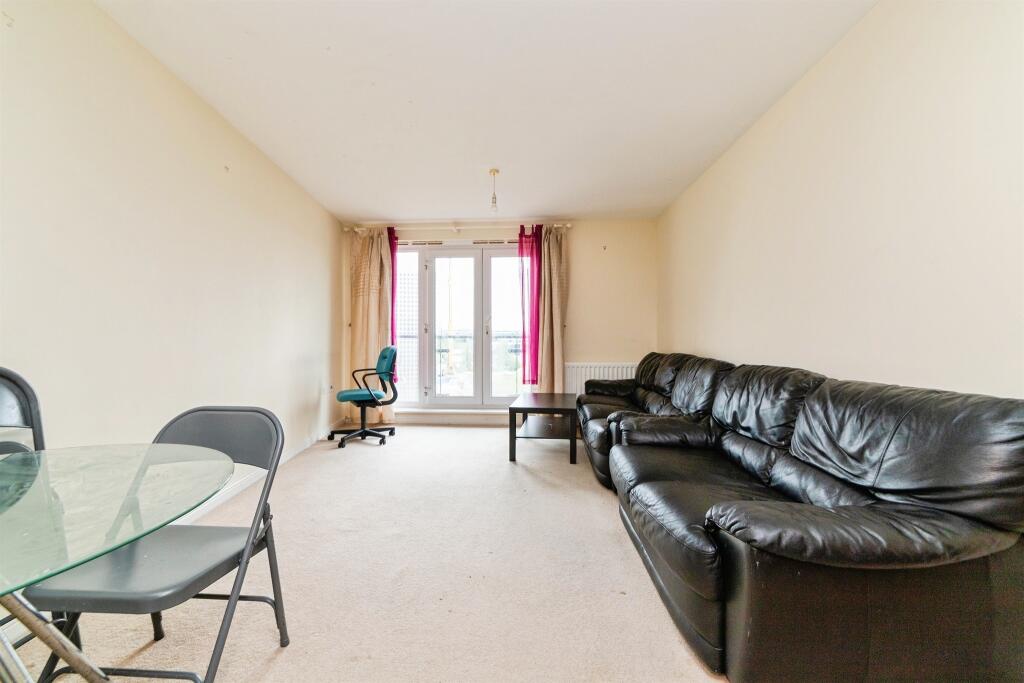 Apartment in Hatfield, Hatfield Business Park - View 4