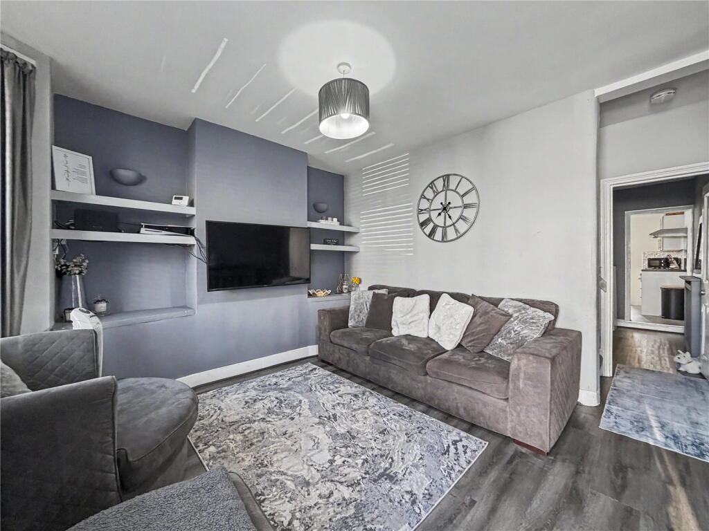 House in Gillingham, Medway - View 2