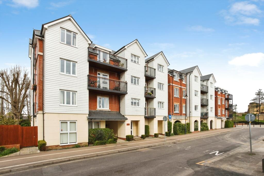 Main image of property: Bradford Street, Tonbridge, Kent, TN9