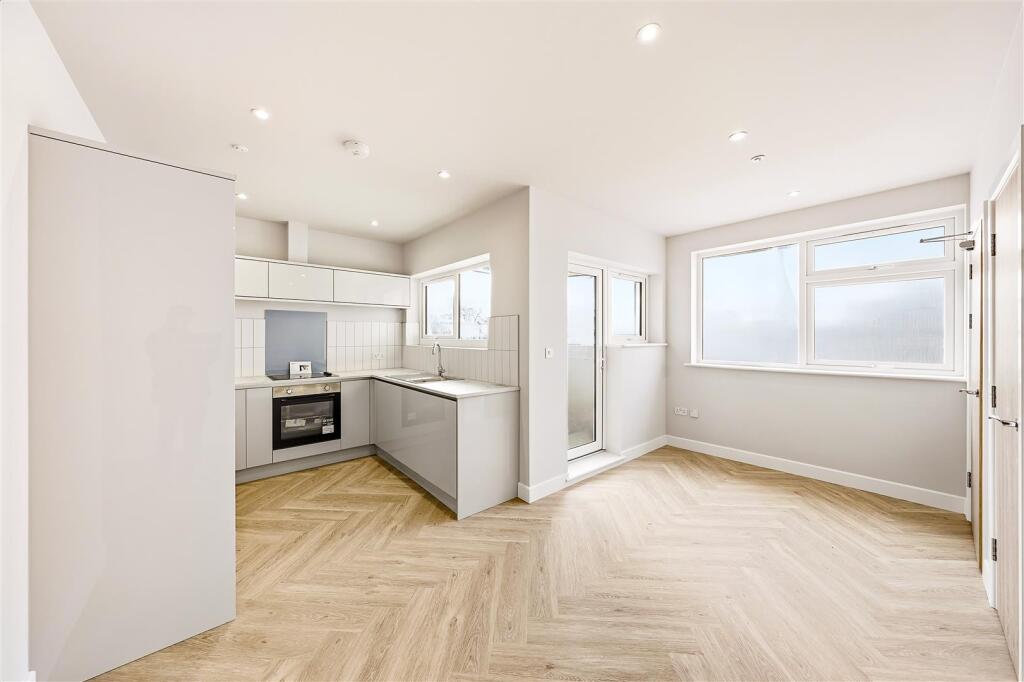Main image of property: Flat 26, 39 Pemberton Court
