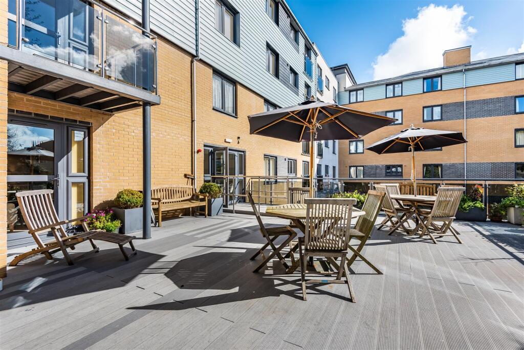 2-bed other on 44 Mount's Bay Lodge, £420,000