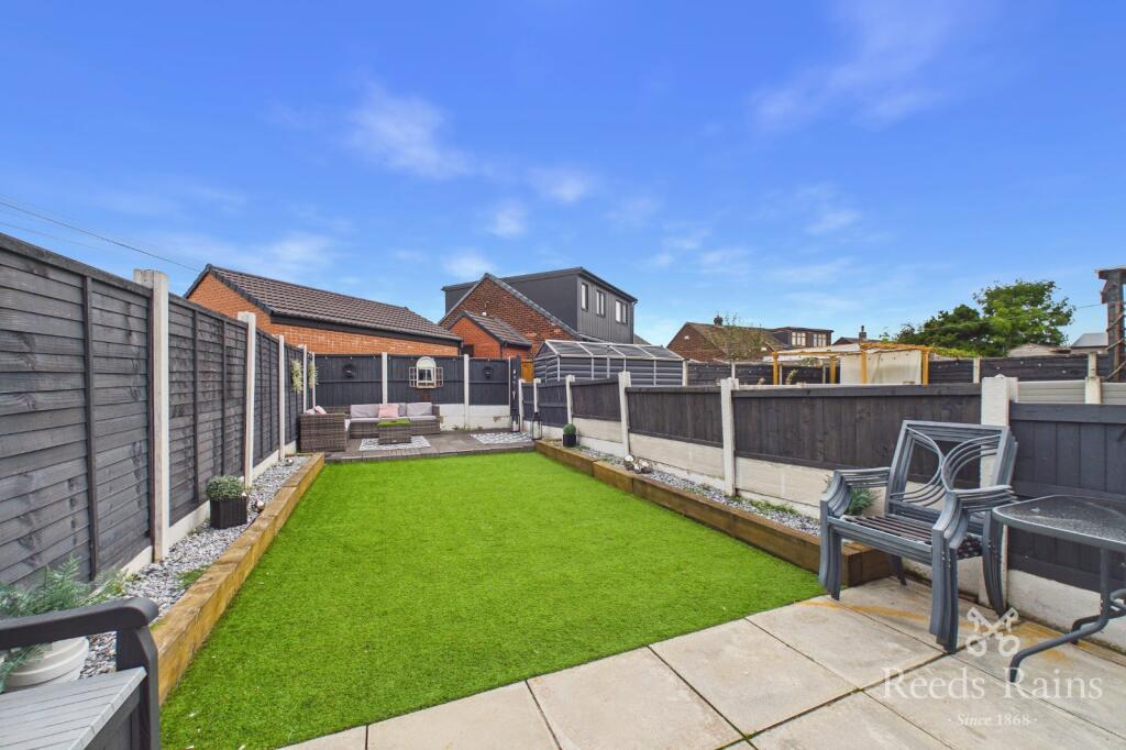 Lodge Lane, Dukinfield, Greater Manchester, SK16 photo 4
