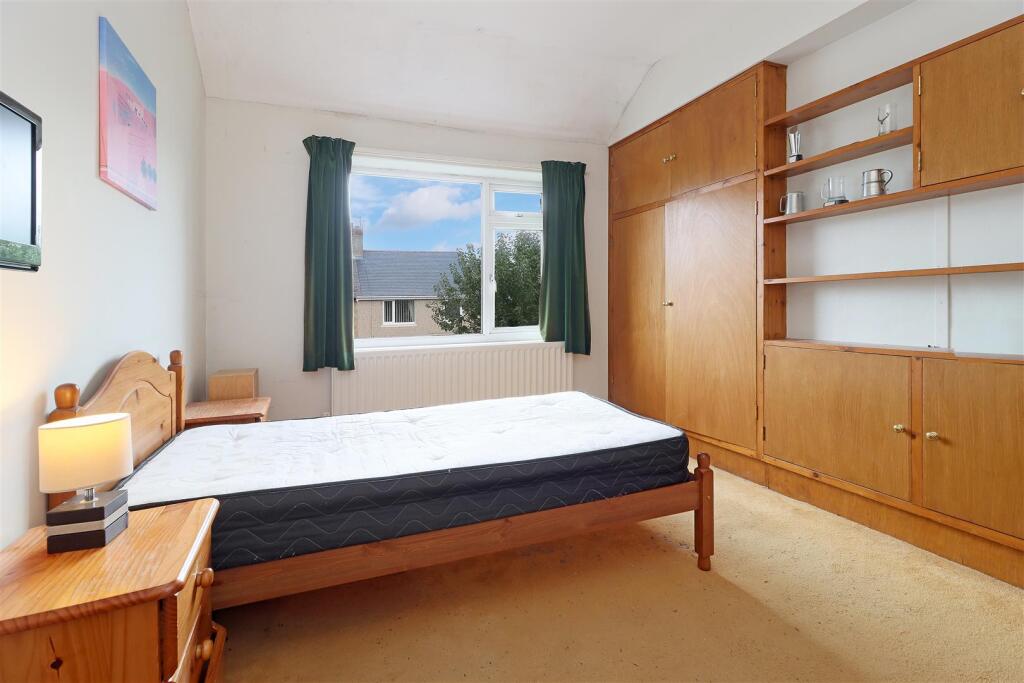 House in North Tyneside, Monkseaton - More