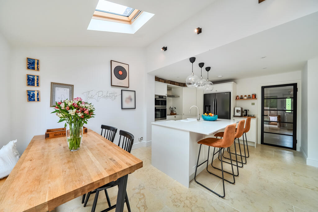 House in Guildford - View 3