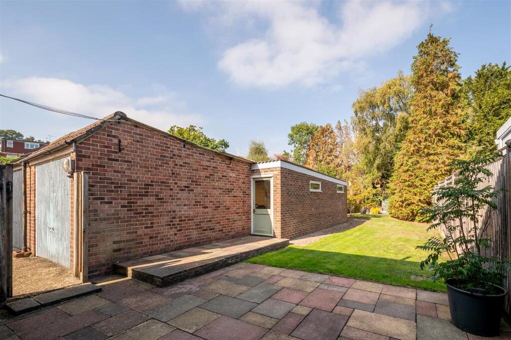 House in Redhill - View 3