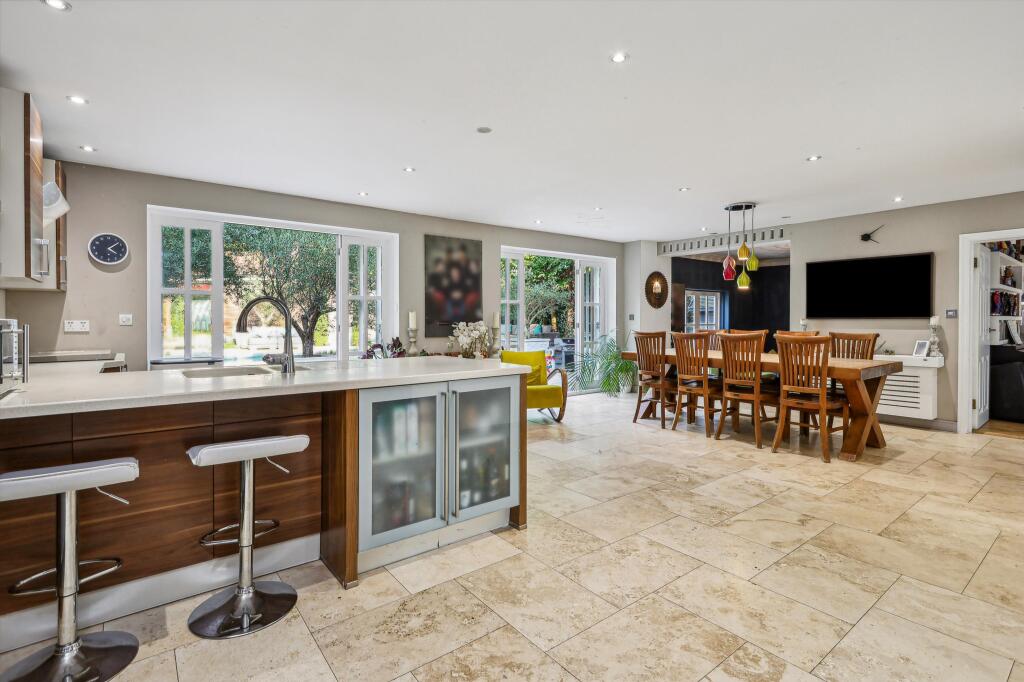 South Ridge, Weybridge, Surrey, KT13 photo 2