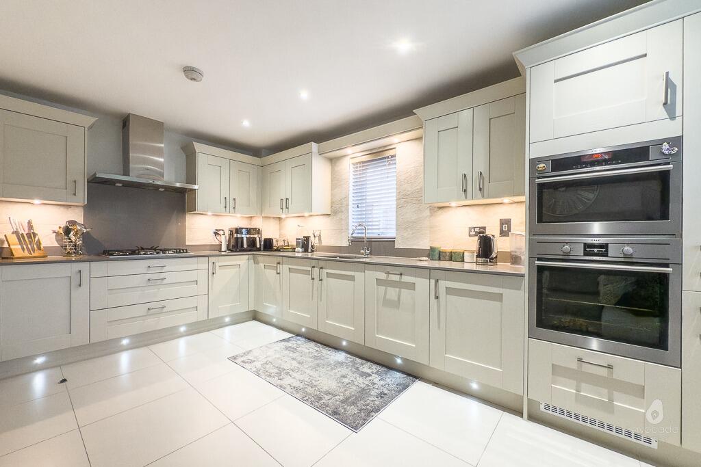 Lawton House, London Road, Binfield, RG42 photo 3