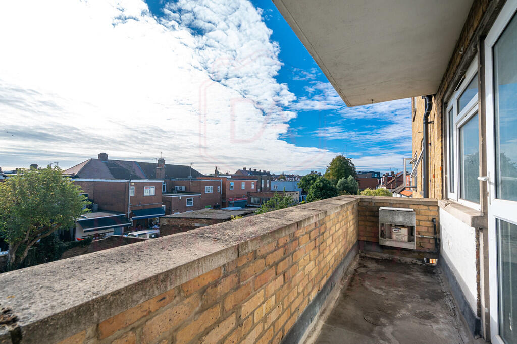Apartment in London - View 5