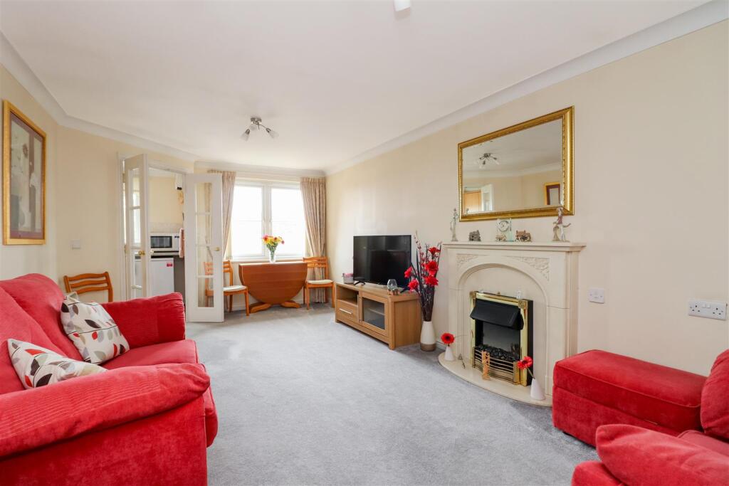 Apartment in Horsham, West Sussex - View 2