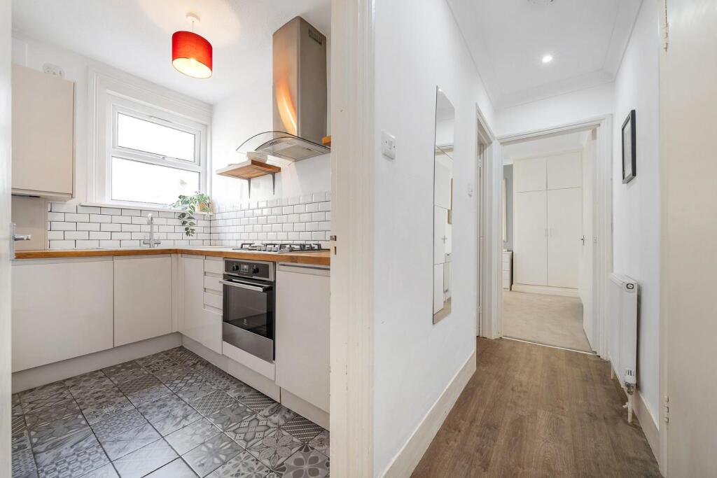 Apartment in London - More