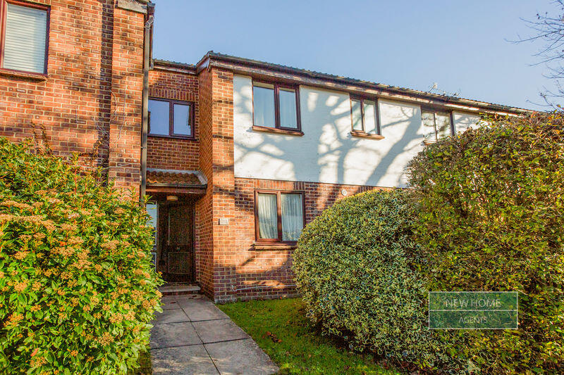1-bed flat on Silvercourt , Fosse Way , Nailsea, Bristol, BS48 2BX, £134,000