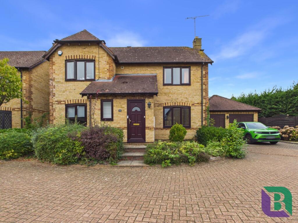 4-bed detached on Chantry Close, Woburn Sands, £550,000