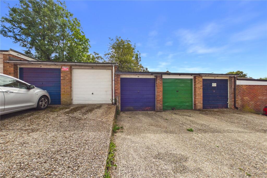 Apartment in Basingstoke and Deane, Basingstoke - More