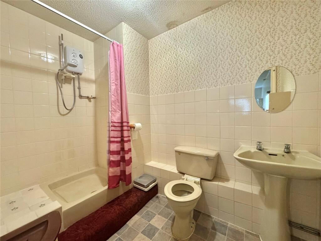 Apartment in Preston - More