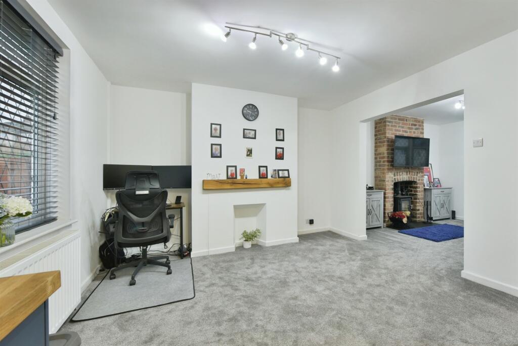 House in Rotherham, South Yorkshire - View 3