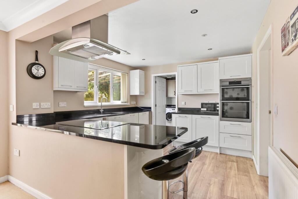 House in Stratford-on-Avon, Stratford-upon-Avon - View 2
