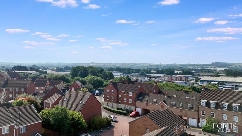 Longacres, Bridgend, CF31 photo 3