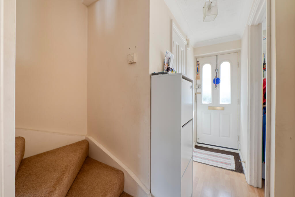 House in Sutton - View 4