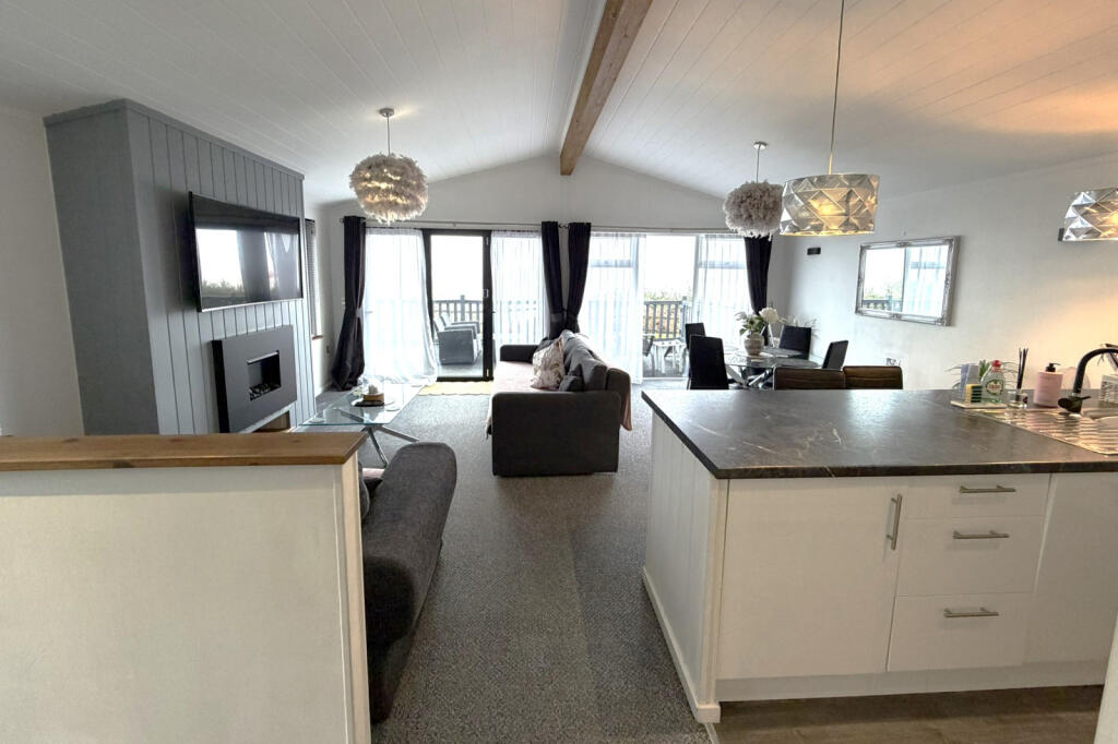 The View, Ocean Glade, Corton NR32 5HN photo 4