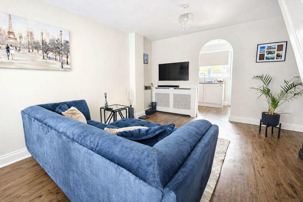 House in Gosport, Lee-on-the-Solent - More