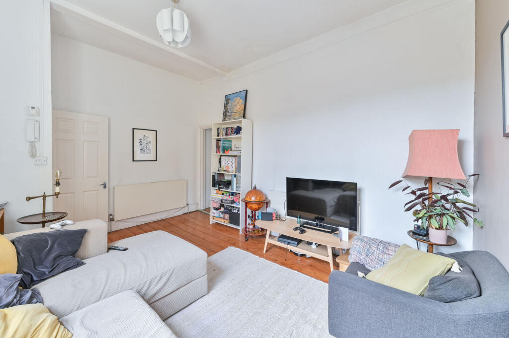 Apartment in London - More