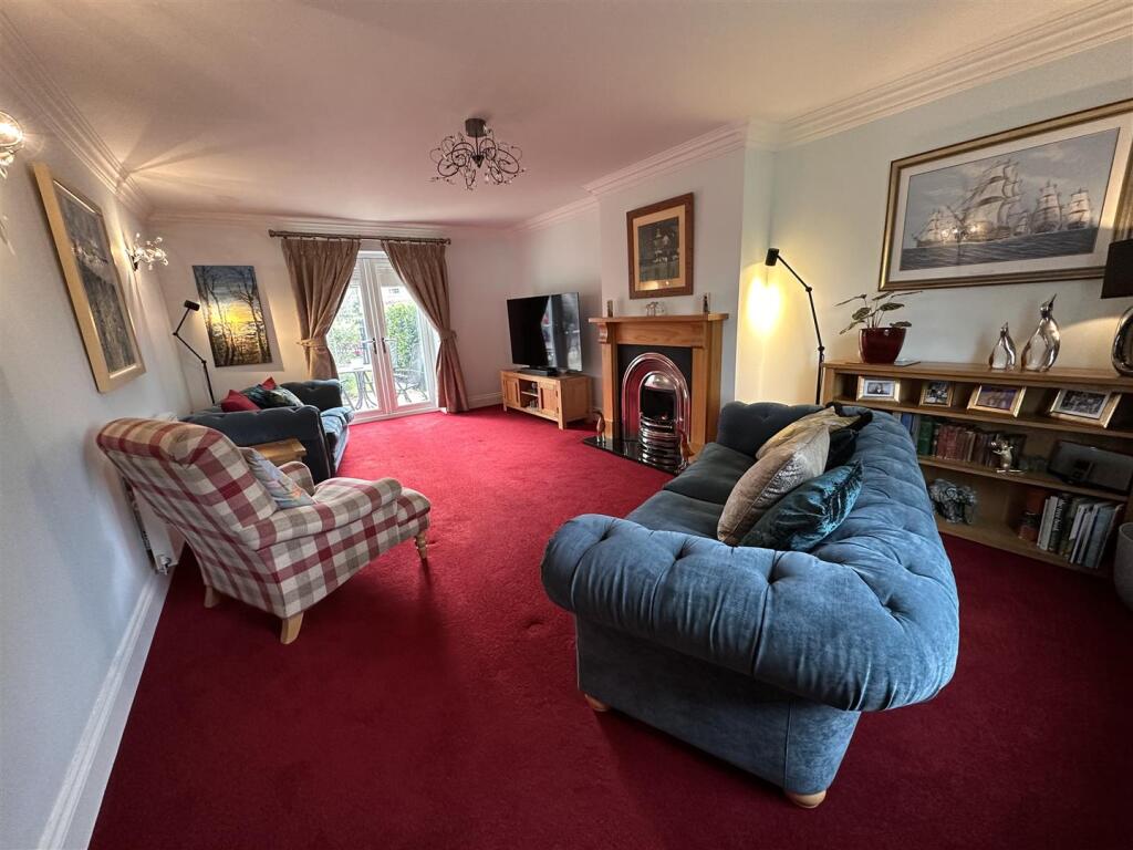 House in Howden, East Riding of Yorkshire - More
