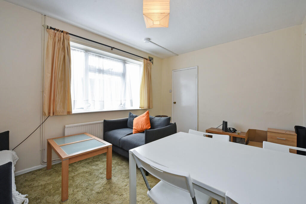 108, Cromwell Road photo 3