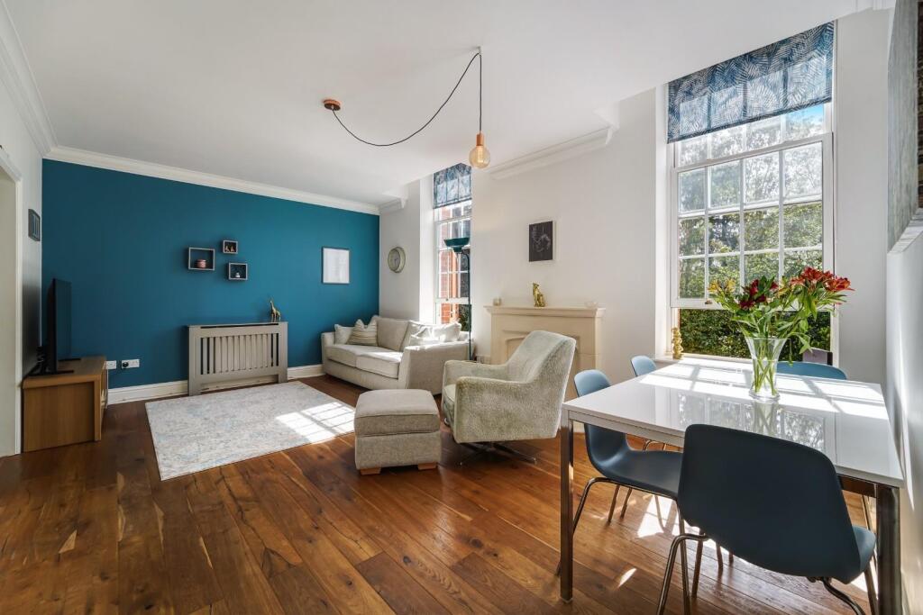 Apartment in Epsom and Ewell, Manor Park - View 3