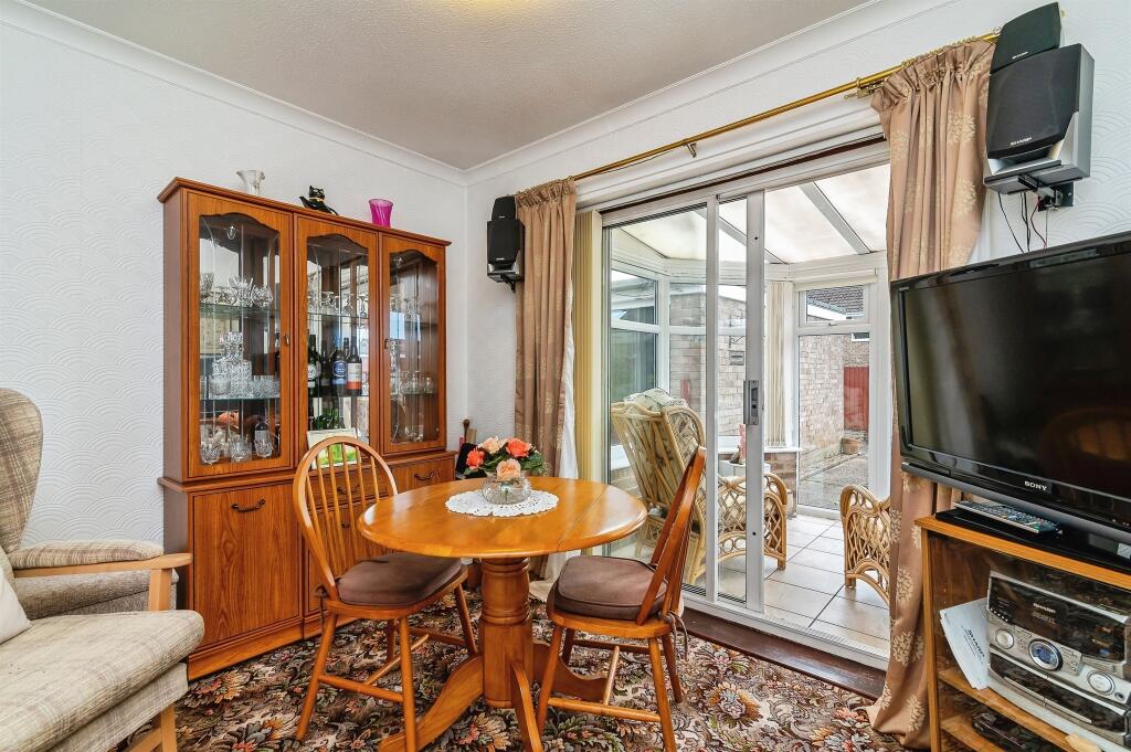 House in Nottingham, Hempshill Vale - View 4