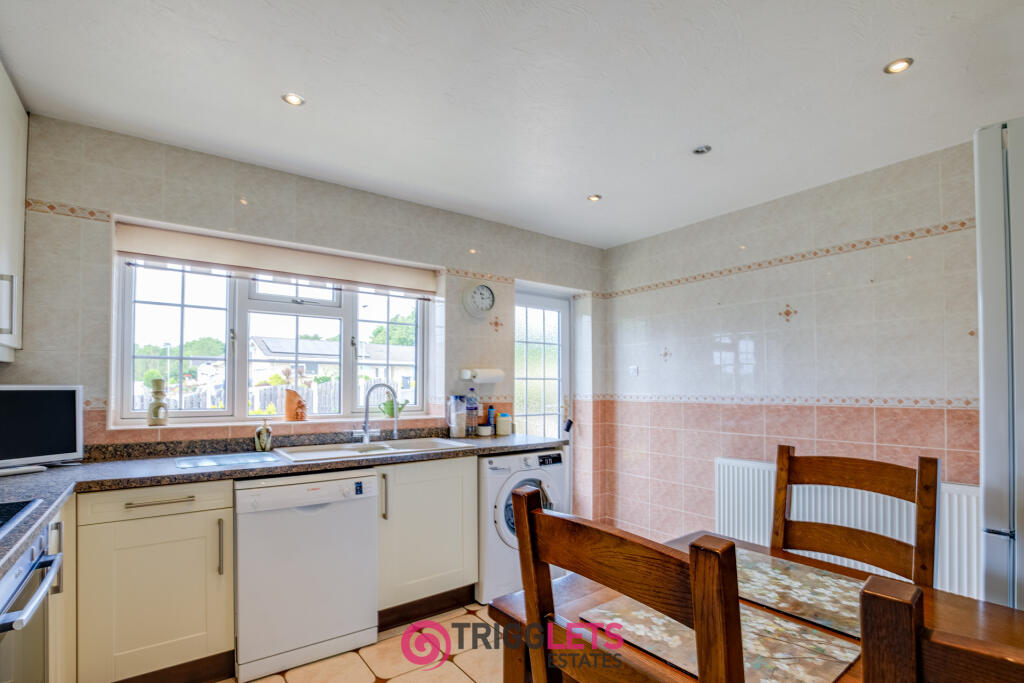 Wharncliffe Close S74 0 photo 4