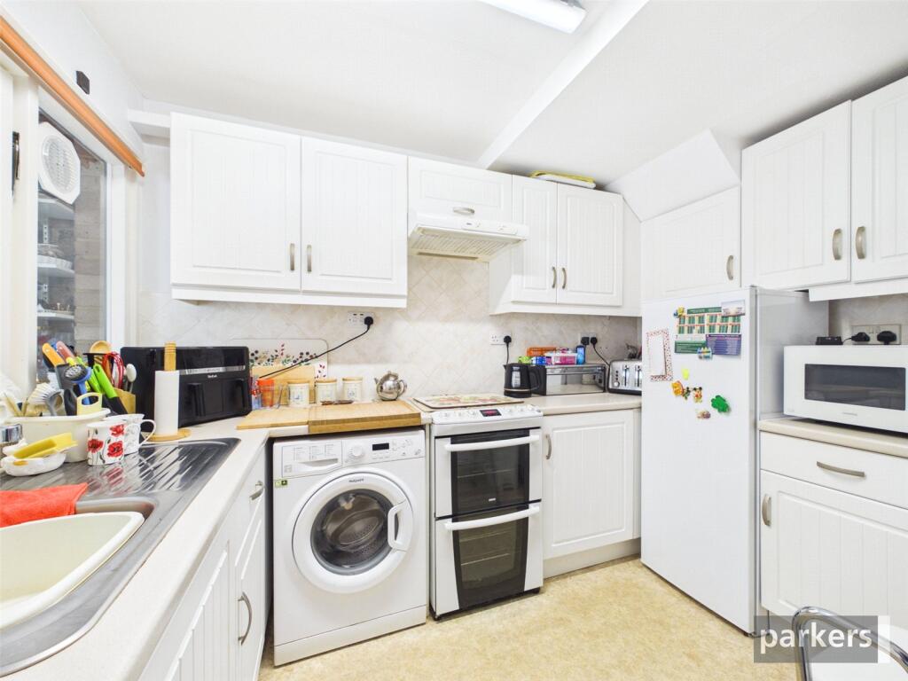 Blagrove Drive, Wokingham, Berkshire, RG41 photo 4