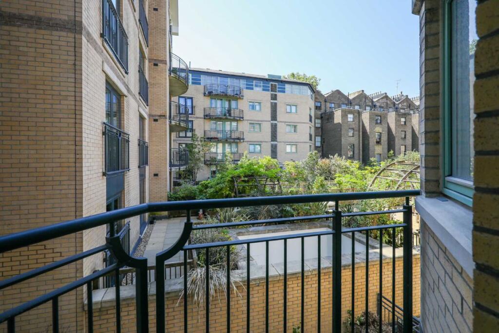 Apartment in London - View 5