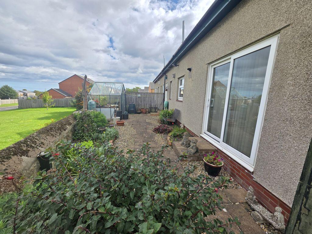 House in Cramlington, Cramlington Village, Northumberland - View 4