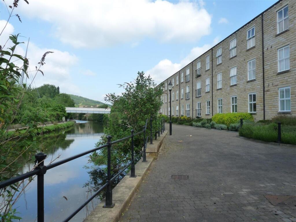 Main image of property: Canal Quay, Britannia Wharf, Bingley
