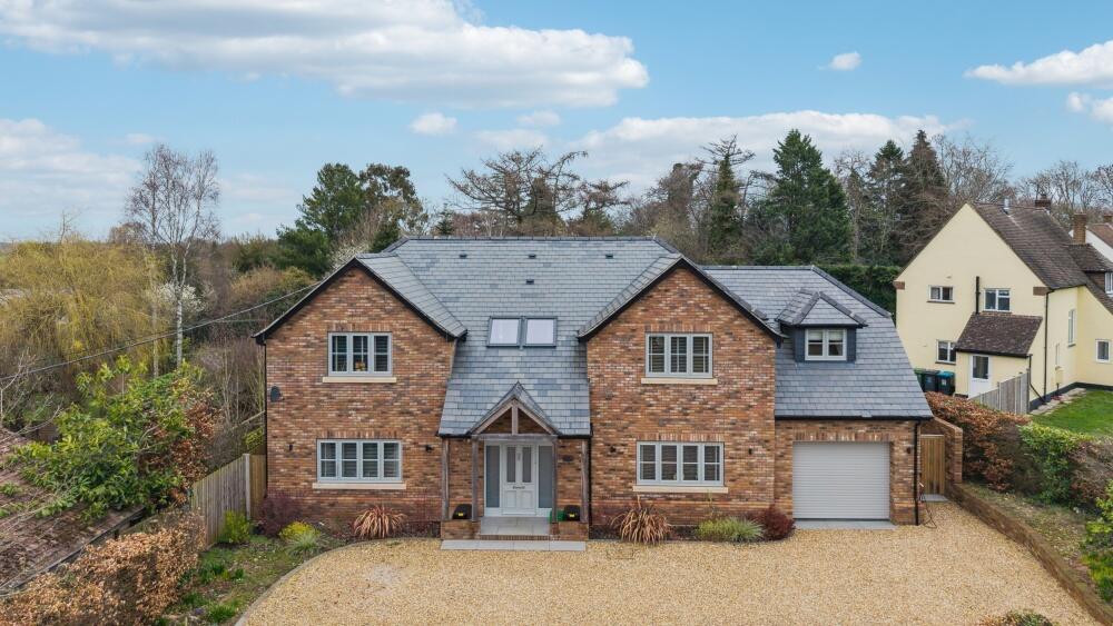 Main image of property: Rambling Way, HP4