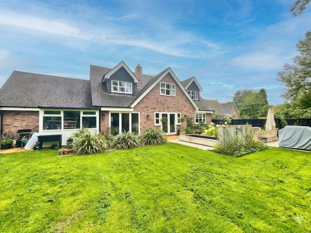 House in Stoke-on-Trent - View 4