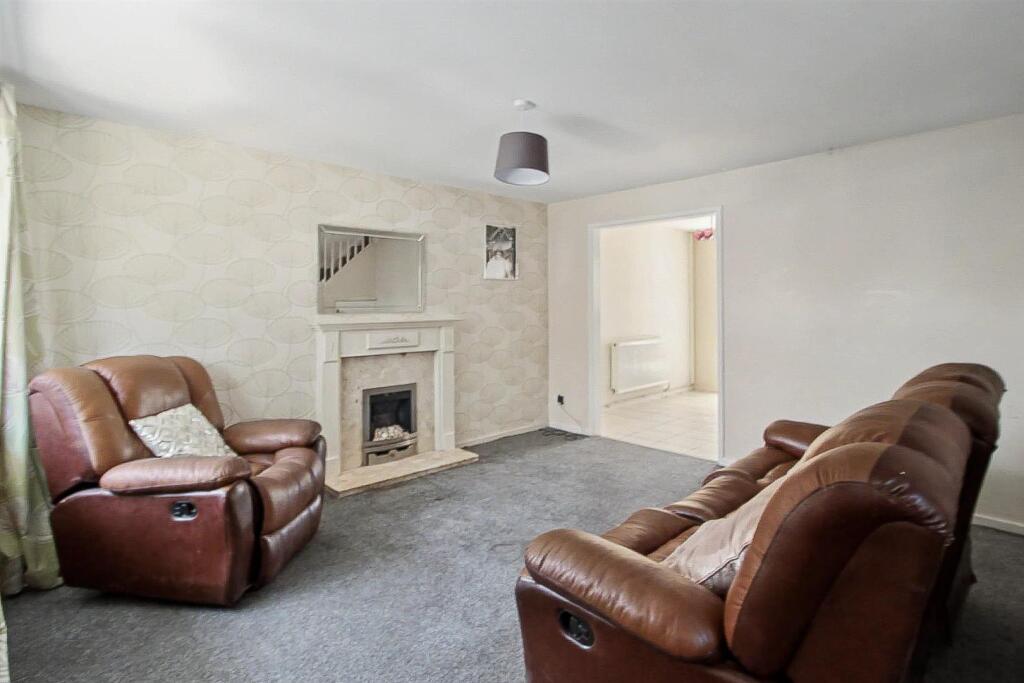 House in Nottingham, Bestwood Park Estate - View 4