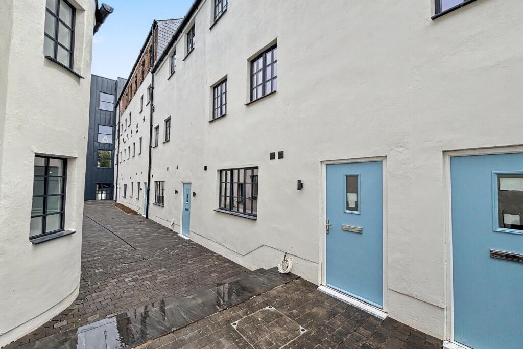 2-bed terraced on Weymouth, £450,000