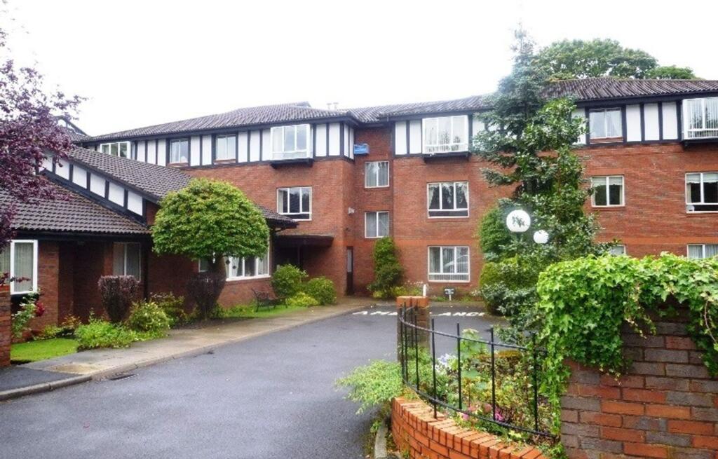 1-bed flat on Urmston Lane, Stretford, M32, £94,950