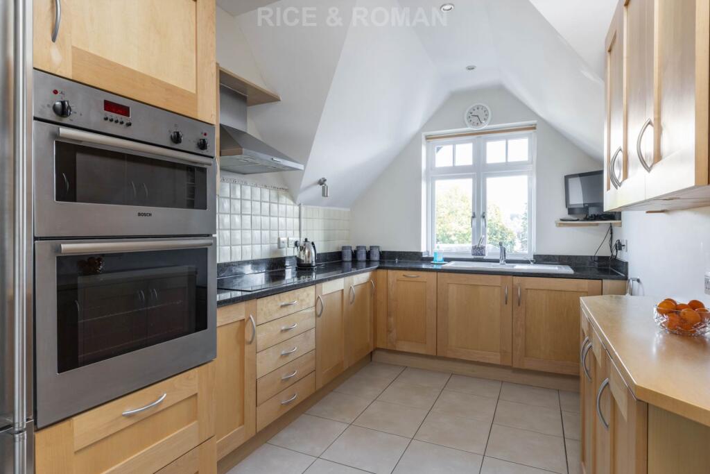 House in Waverley, Bramley - More