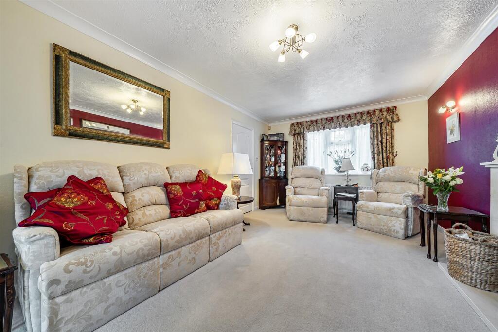 7, Maple Road, Walberton photo 3