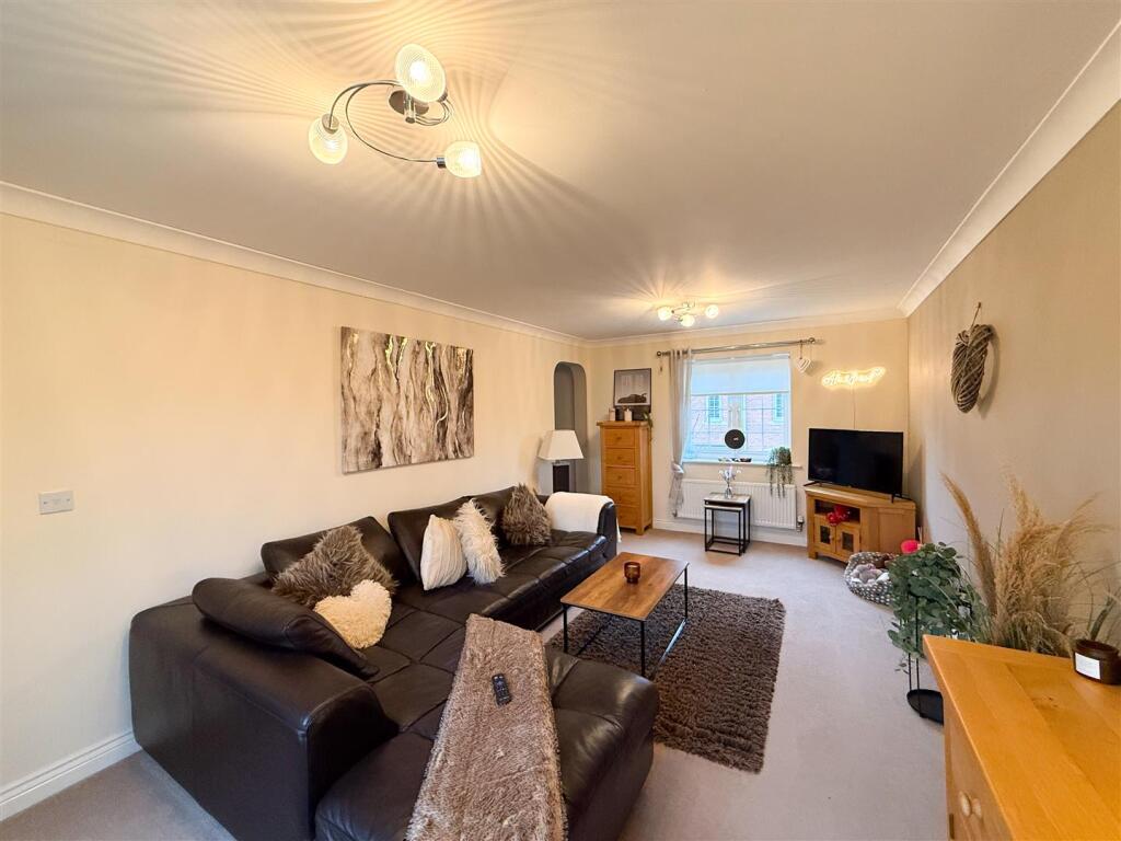 House in Desborough, North Northamptonshire - View 4
