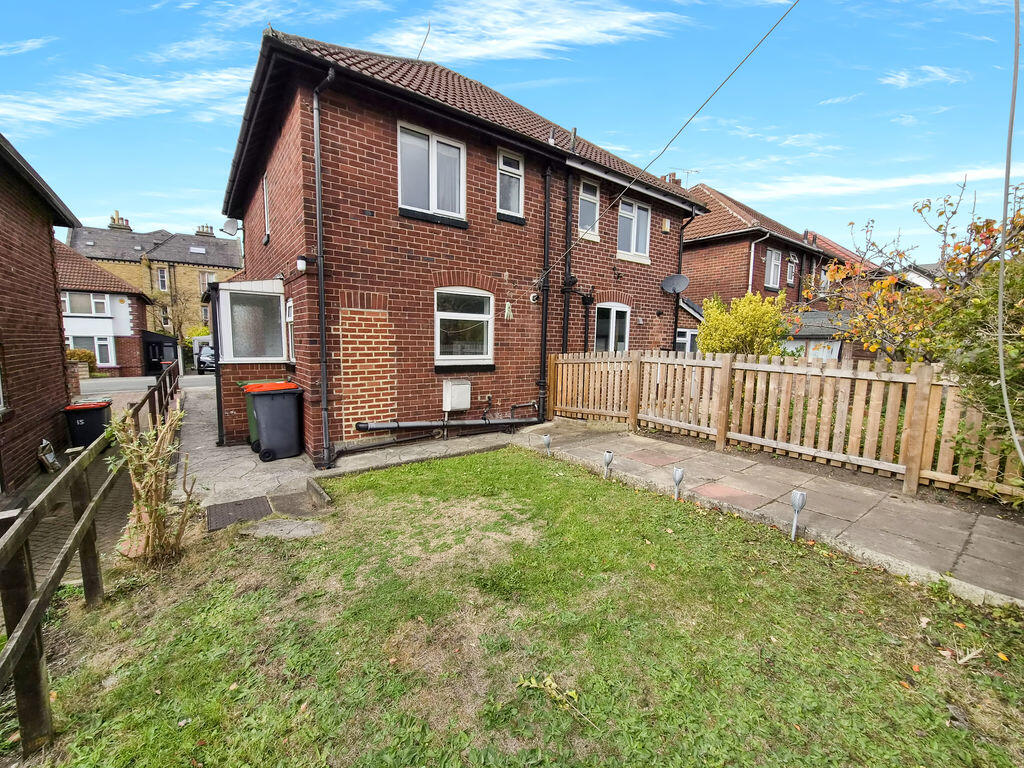 Greyshiels Avenue, Leeds photo 3