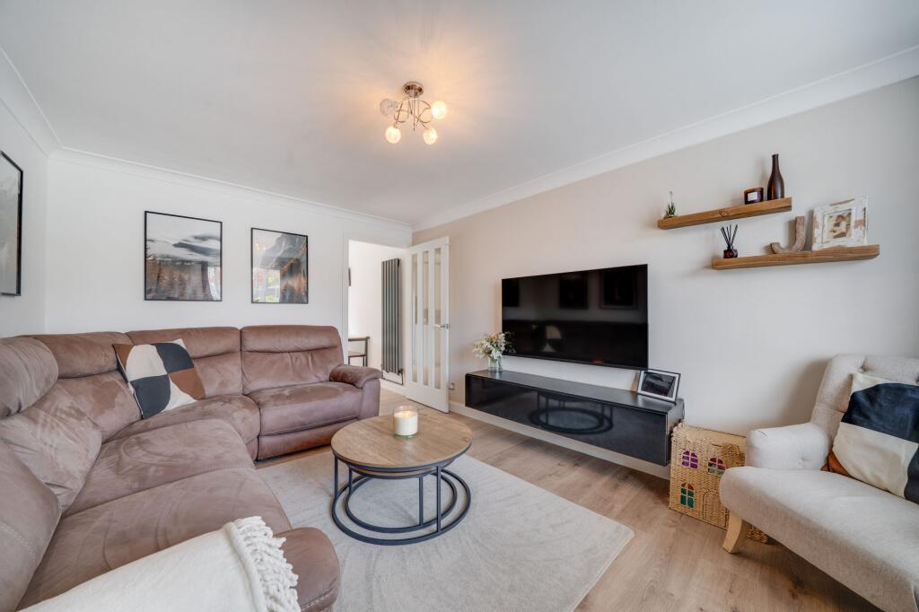 House in Oakengates, Ketley Bank, Telford and Wrekin - More