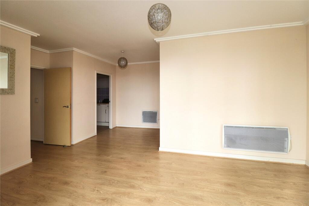 Apartment in Woking, Surrey - View 5