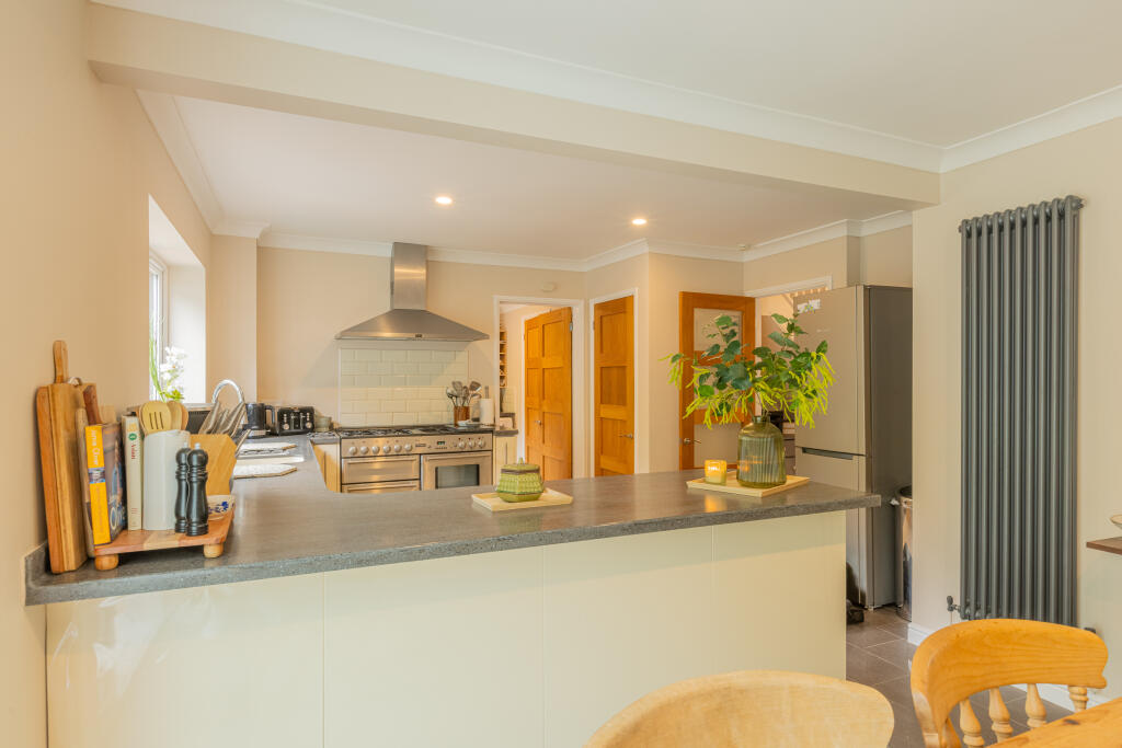 House in Newport - View 2