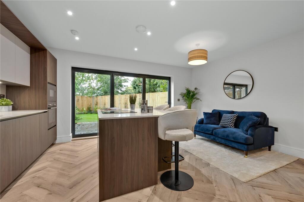 Greystones, Tollgate Road, Dorking, RH4 photo 4