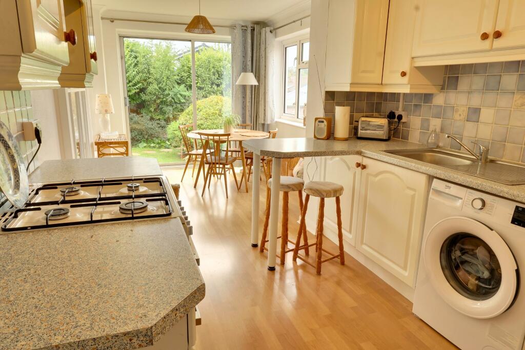 Wode Close, Horndean photo 4