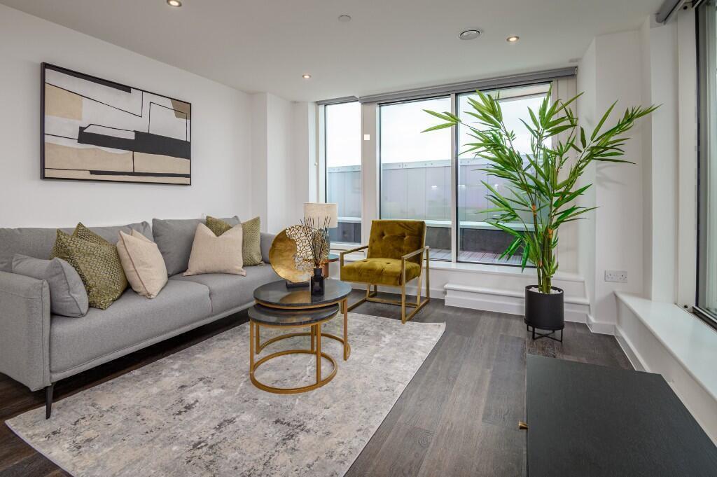 Main image of property: Centenary Plaza, Southampton, Hampshire, SO19